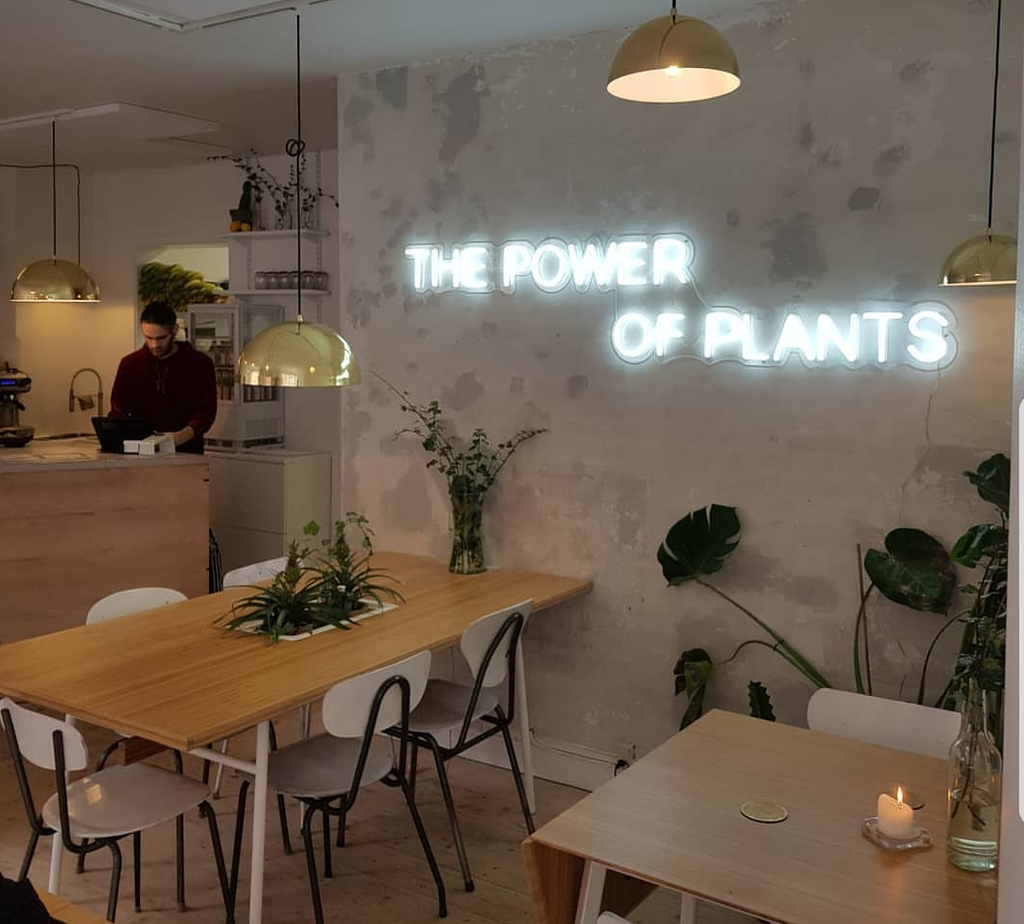 NEON SIGN X PLANT POWER FOOD